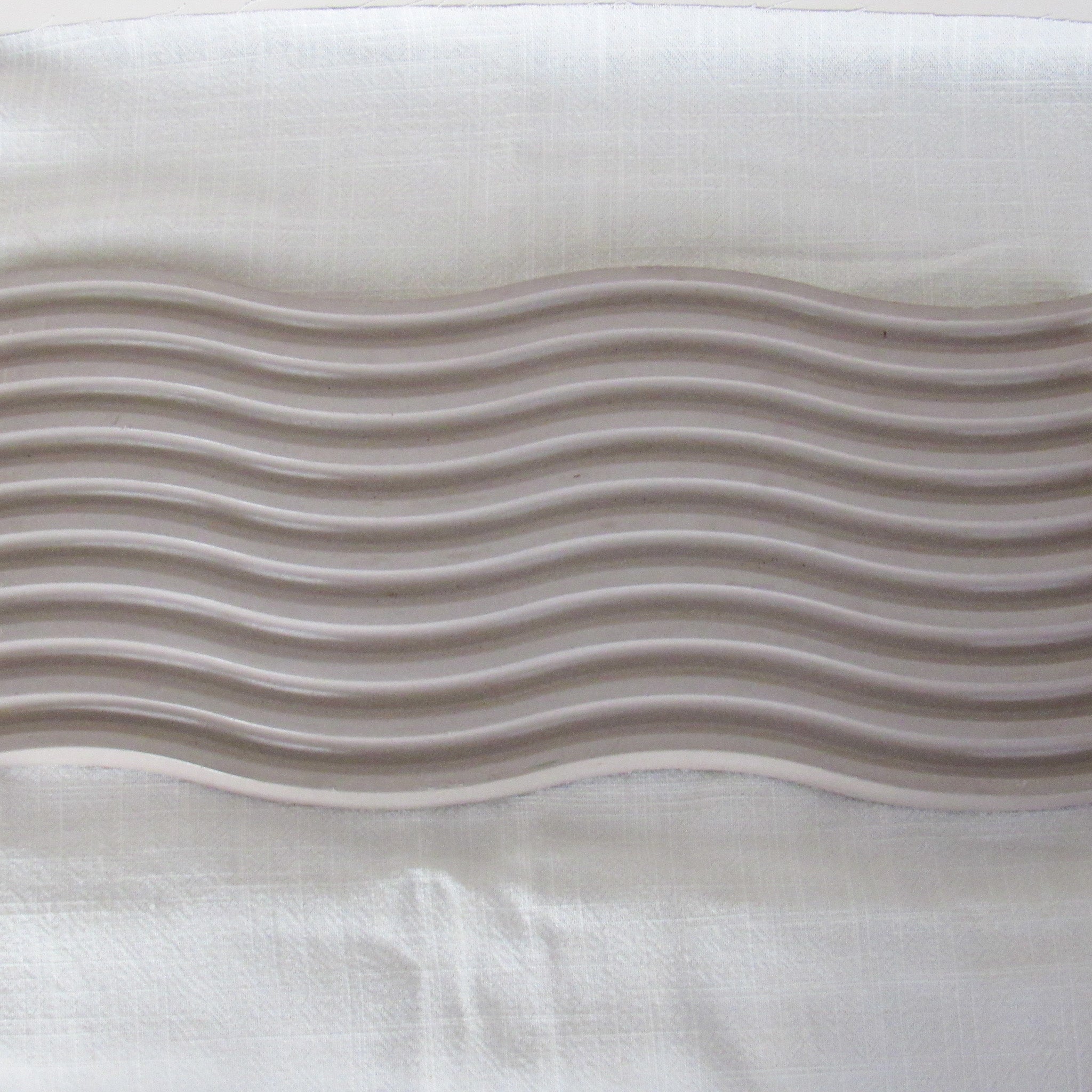 Sculpted Wave Concrete Tray