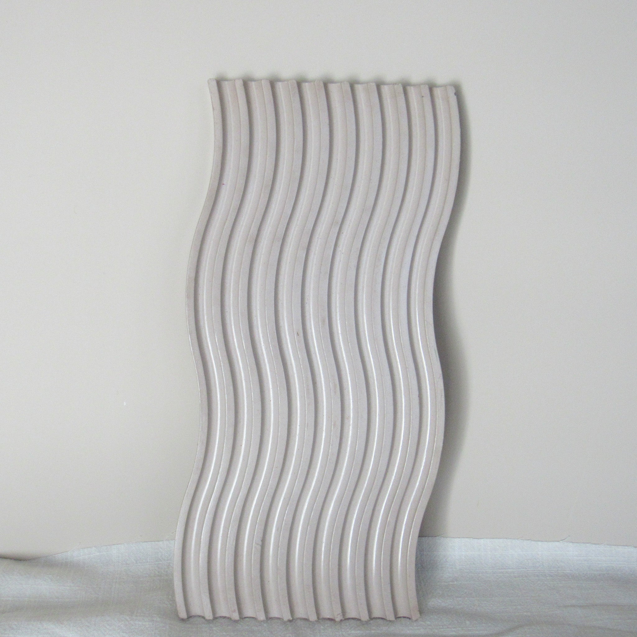 Sculpted Wave Concrete Tray