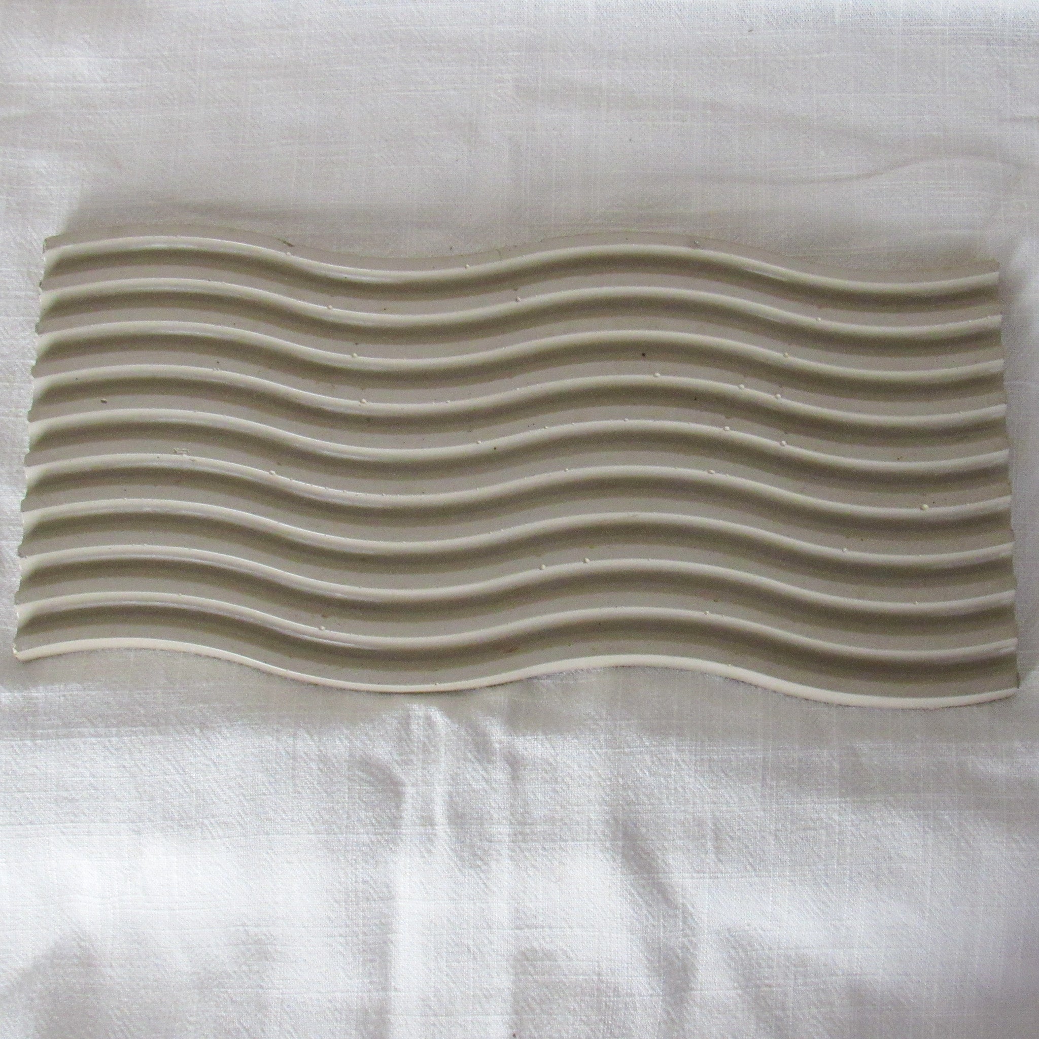 Sculpted Wave Concrete Tray