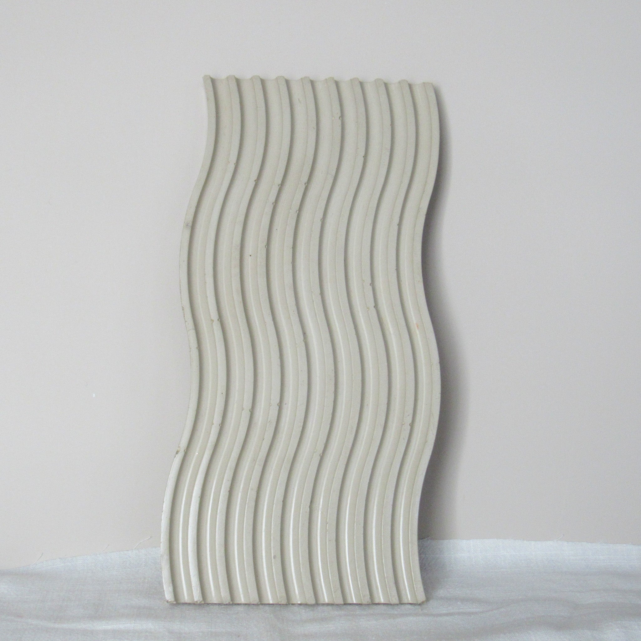 Sculpted Wave Concrete Tray