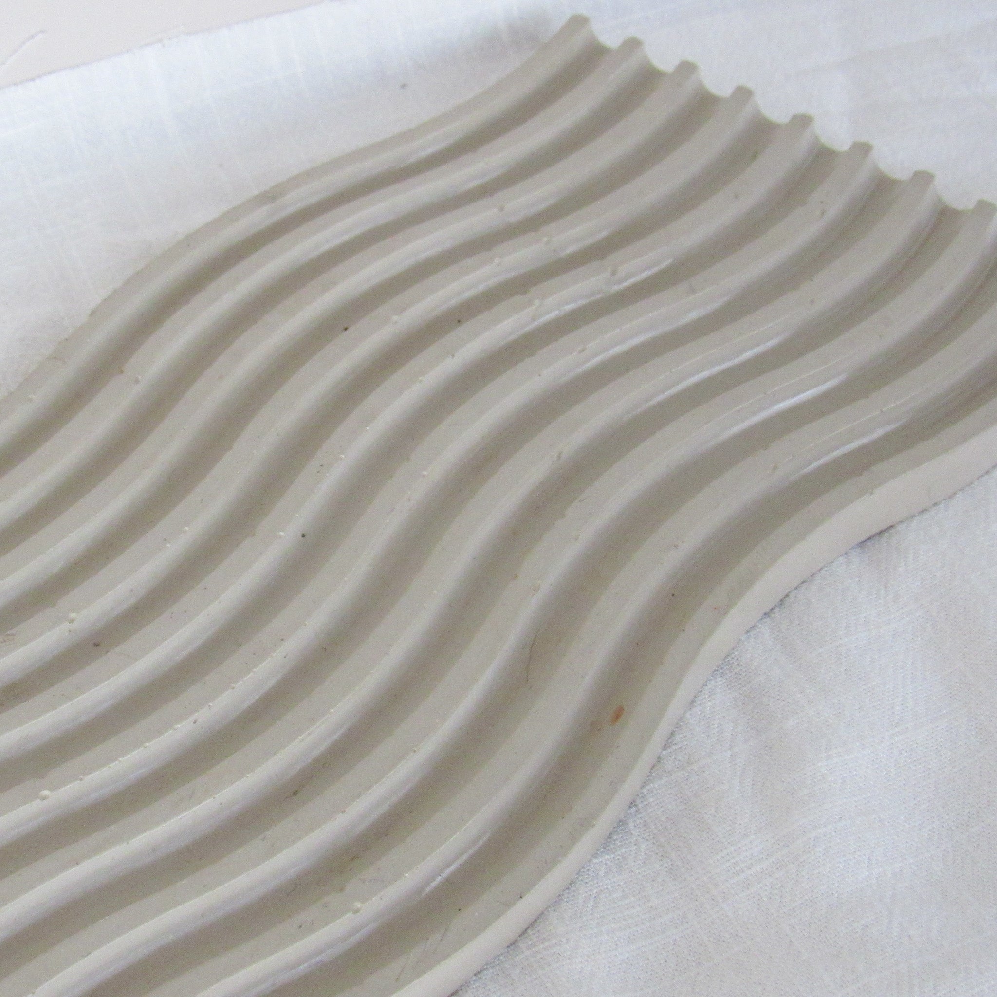Sculpted Wave Concrete Tray