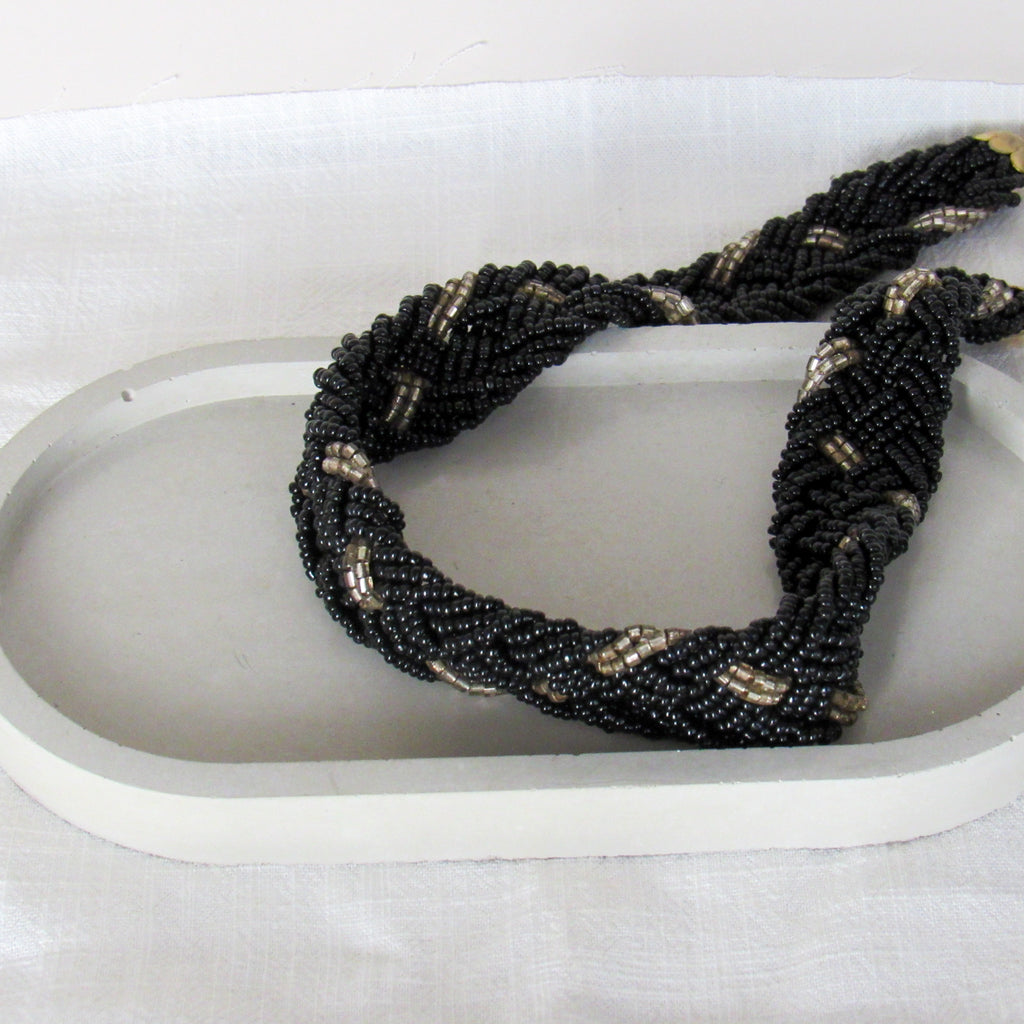 Minimalist Oval Concrete Tray