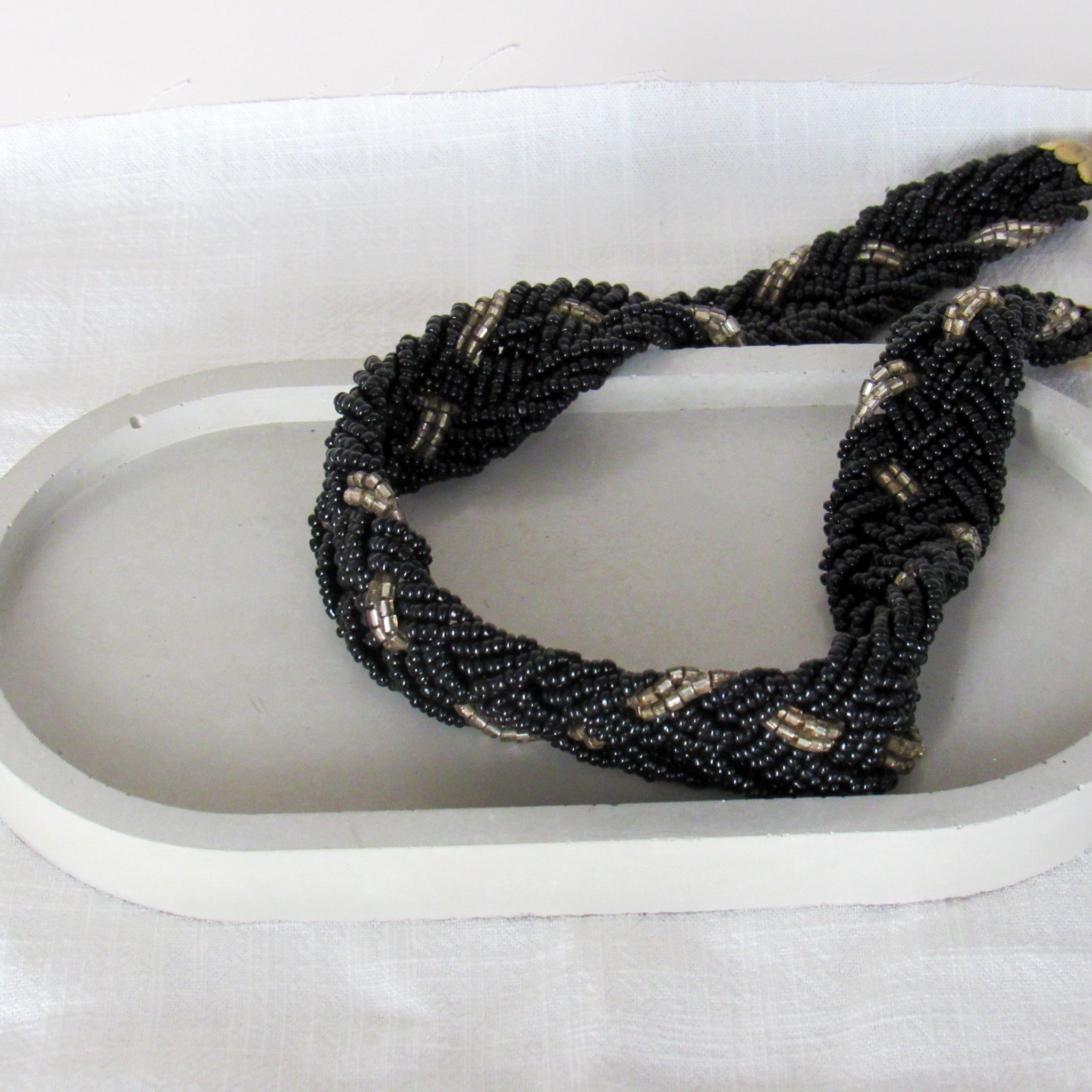 Minimalist Oval Concrete Tray