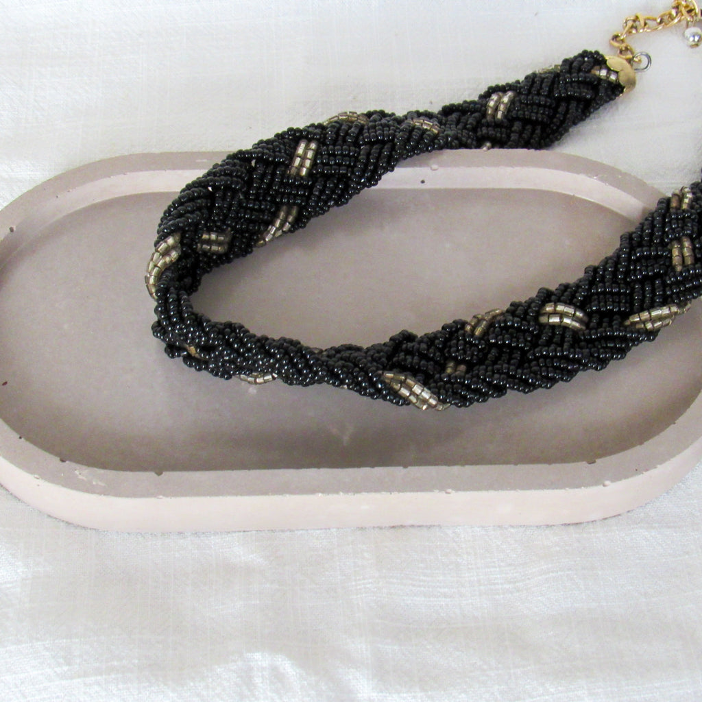 Minimalist Oval Concrete Tray